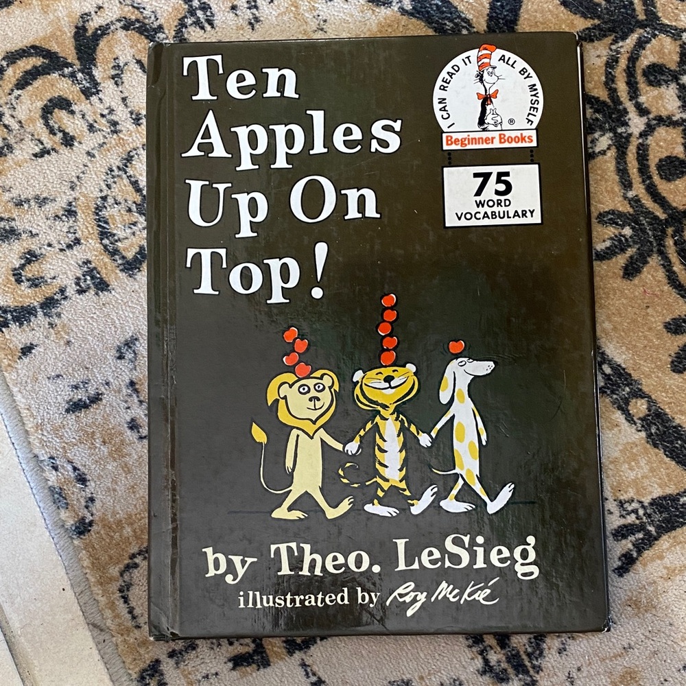 VINTAGE Ten Apples Up On Top! Book